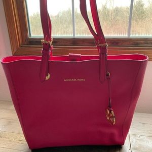 MICHAEL Michael Kors
Bag Mk Fuschia Leather Tote